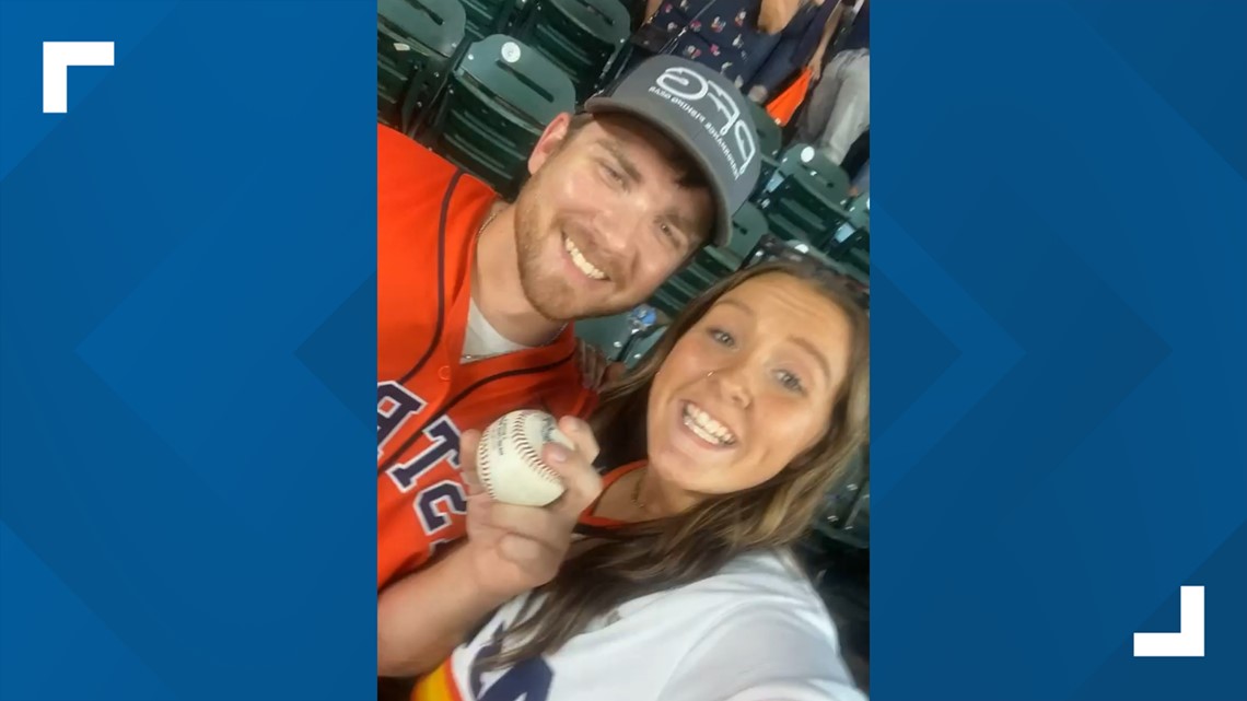 Astros Fan Catches Walk Off Home Run From Yordan Alvarez In Game 1 Of