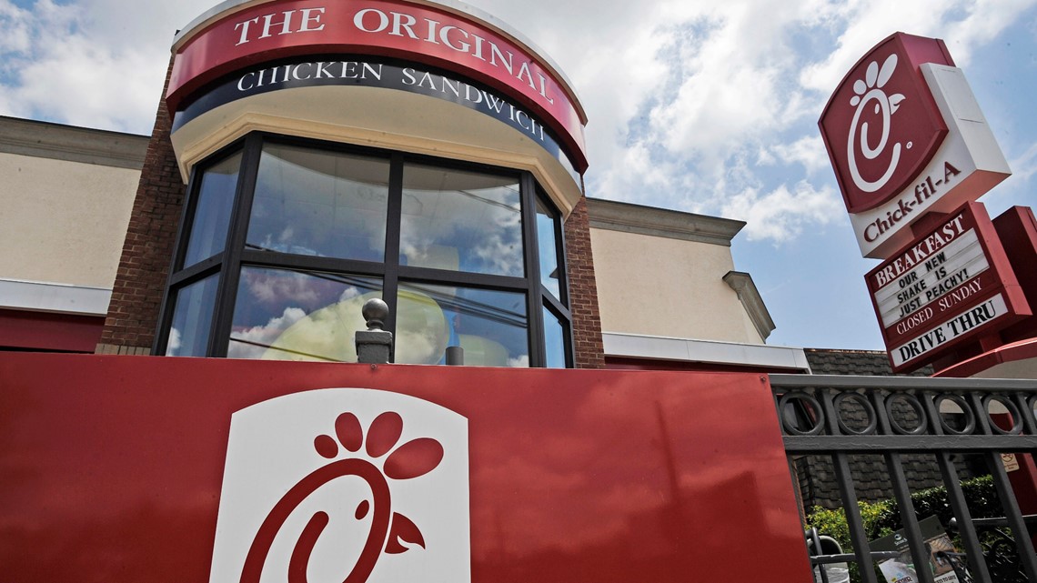 ChickfilA top fastfood restaurant. McDonald's ranked last.