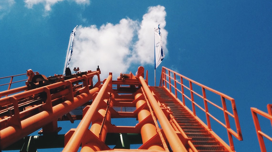 8 trapped upside down on Wisconsin roller coaster - Vimarsana News