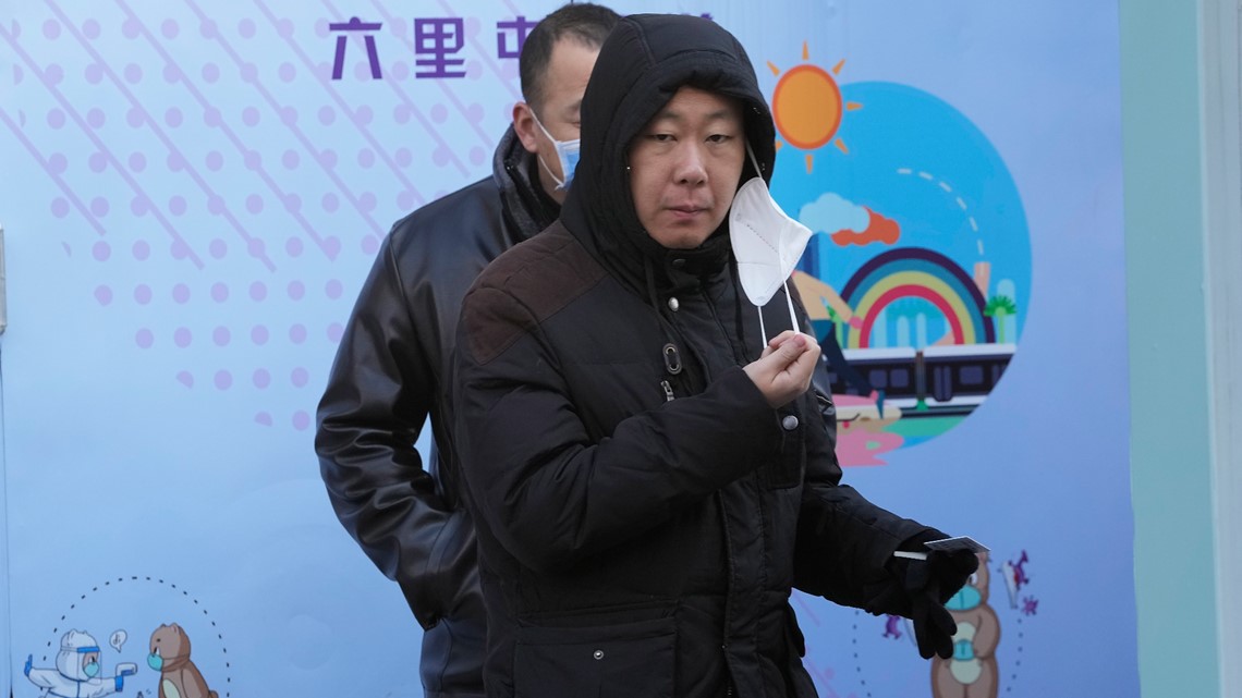 China tunduk pada protes, mengakhiri sebagian besar persyaratan pengujian COVID
