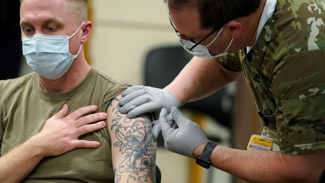 Mandat vaksin untuk pasukan AS tidak ada lagi