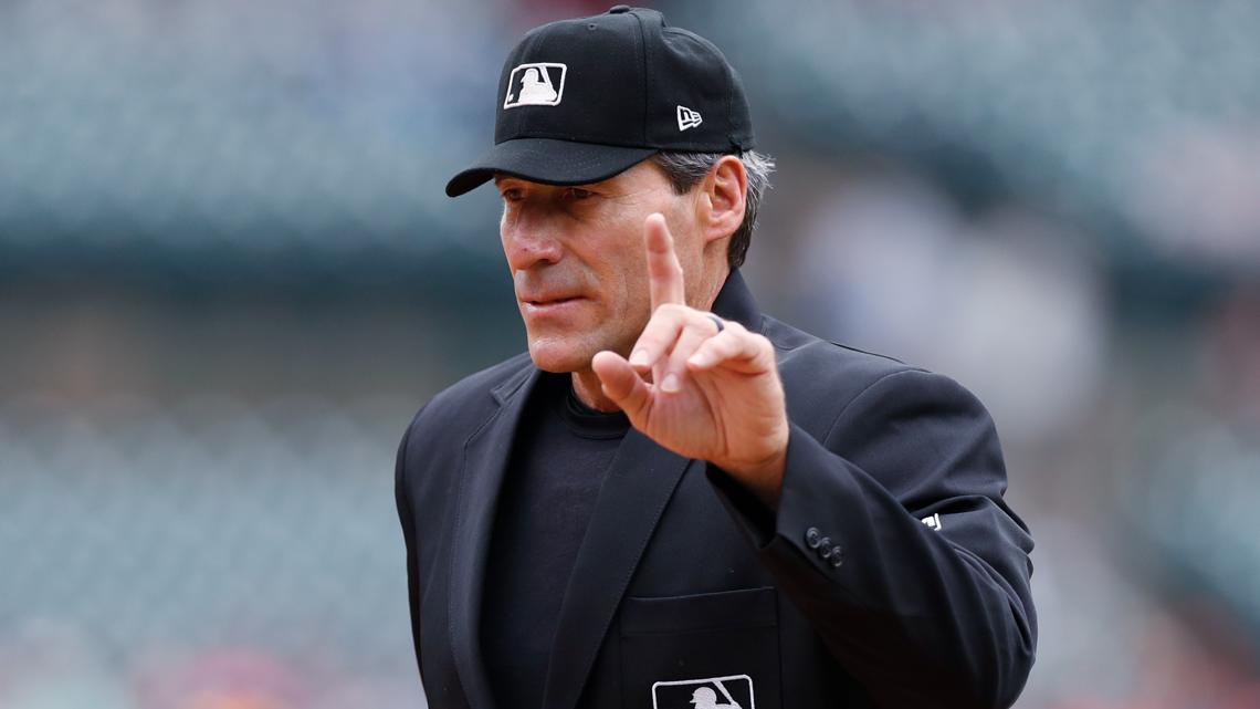 Controversial MLB umpire Ángel Hernández abruptly retires - Vimarsana News