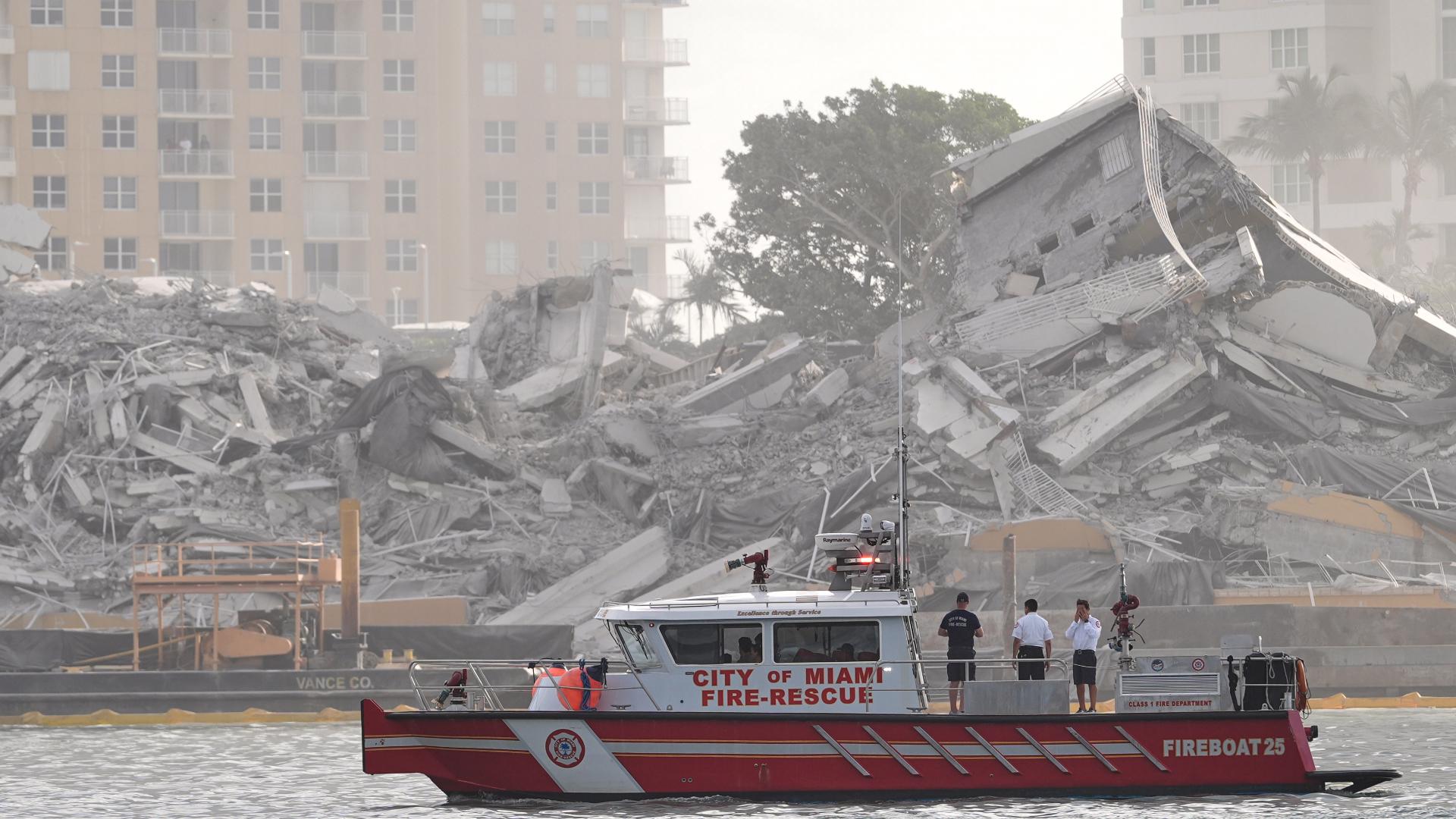 Going, going, gone: 23-story hotel in Miami demolished in seconds ...