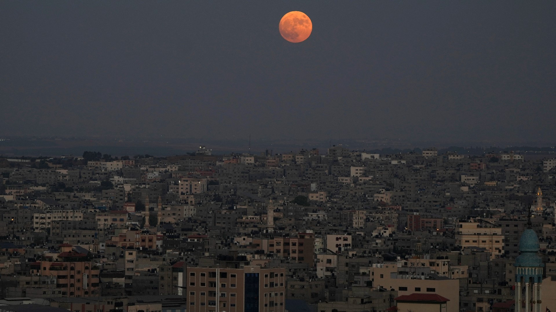PHOTOS: Rare blue supermoon lights up August night sky | khou.com