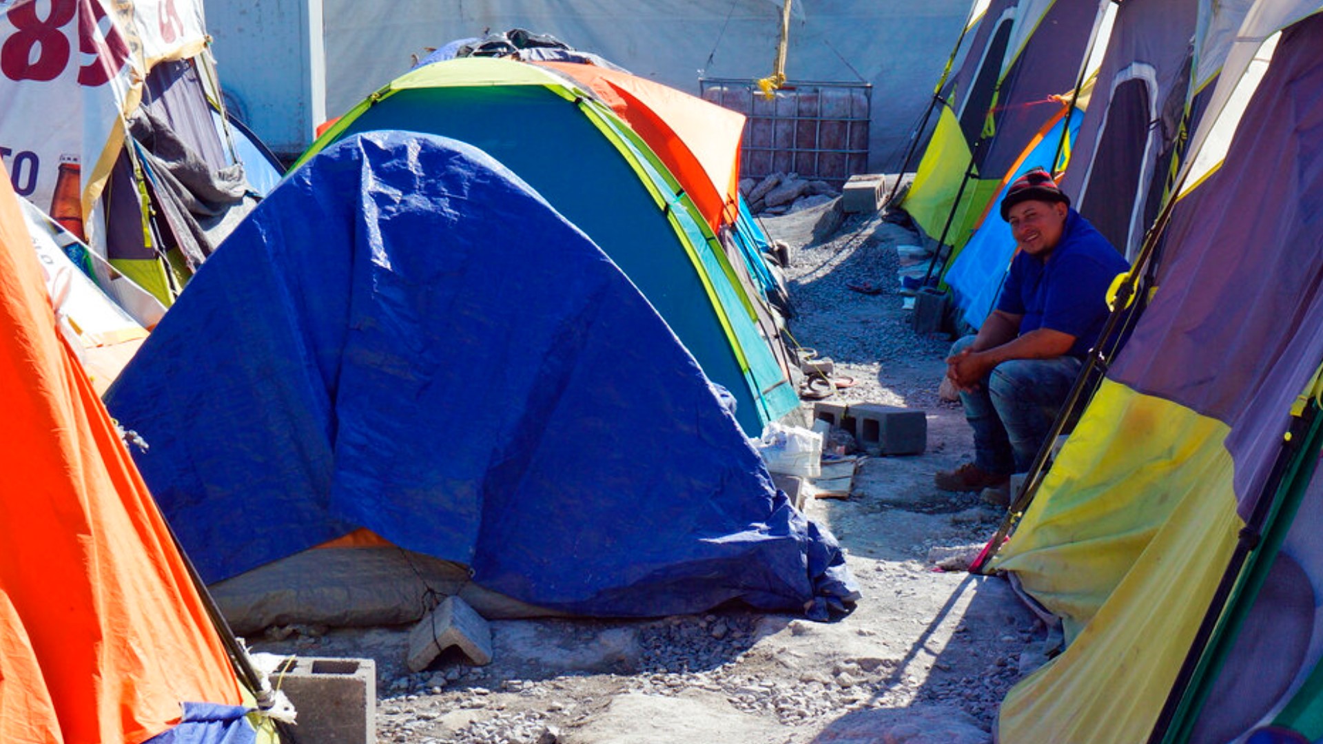 Thousands of migrants await end of Title 42 at Mexico border | khou.com