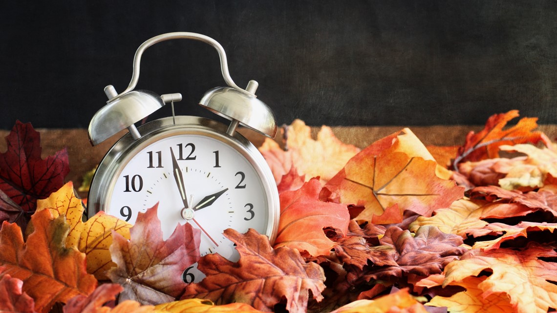End of daylight saving time is nearing. Here's when to turn clocks back