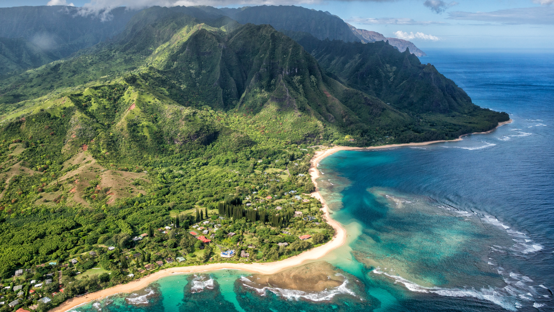 5549 US Navy contractor helicopter crashes in Kauai; 4 dead | khou.com