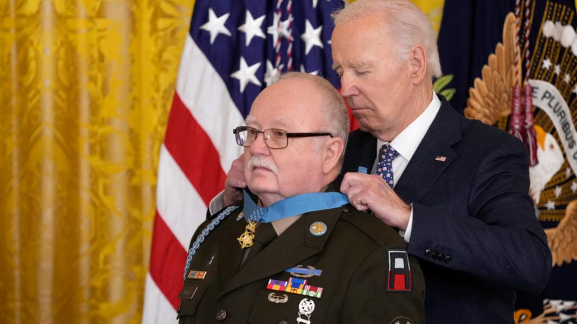 Biden awards Medal of Honor and Medal of Valor to heroes, first ...