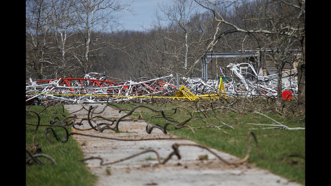 TV tower collapse in Missouri leaves 1 worker dead, several injured