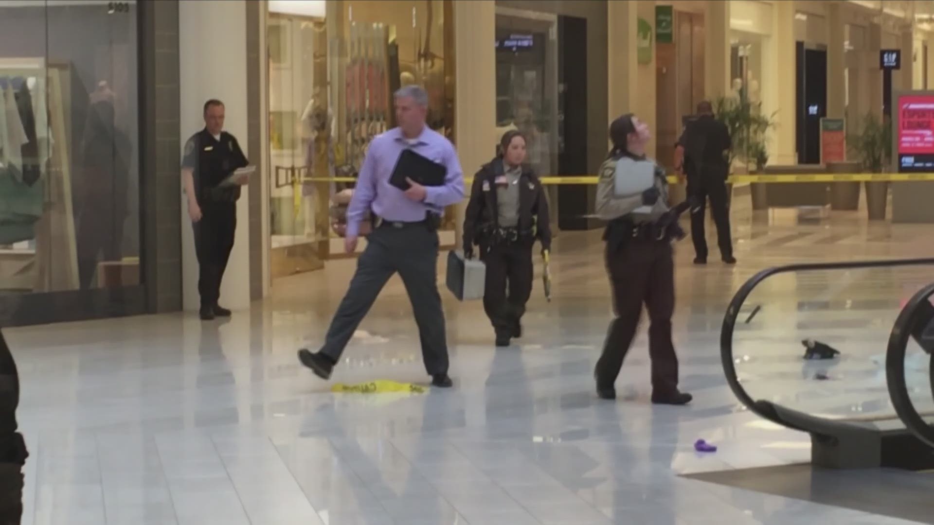 Police 5yearold child ‘thrown’ from third floor of Mall of America