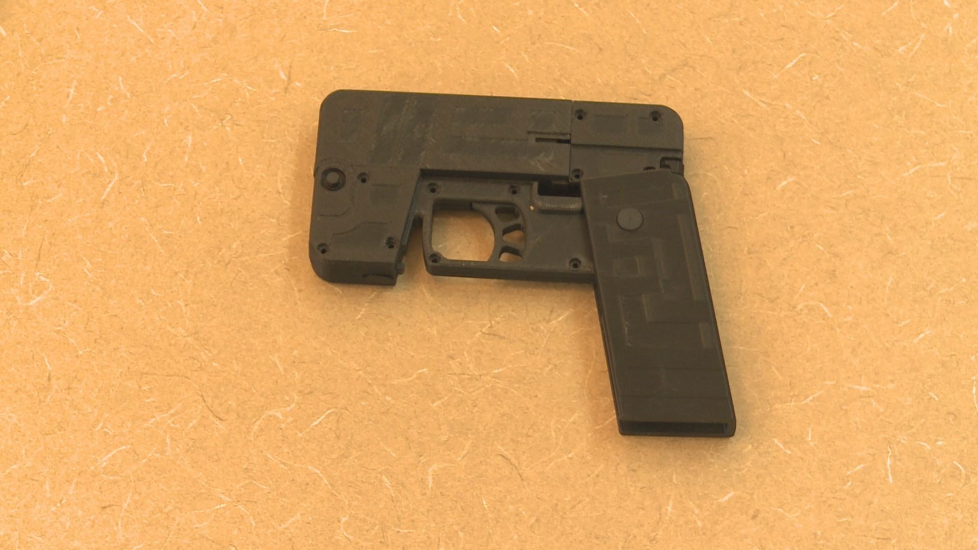 MN company invents gun that looks like a cell phone | khou.com
