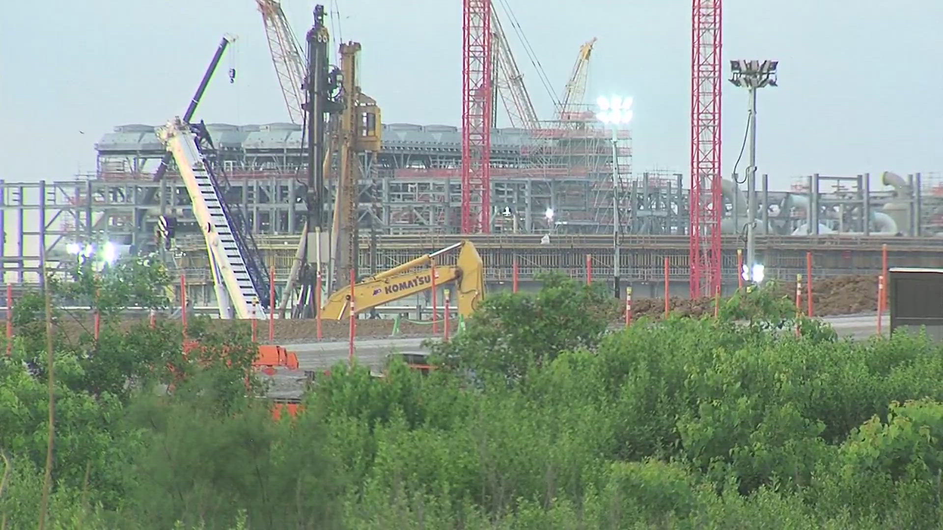 Two construction workers are dead and three others are injured after a scaffolding collapse early Tuesday morning at the Port Arthur LNG site in Sabine Pass.