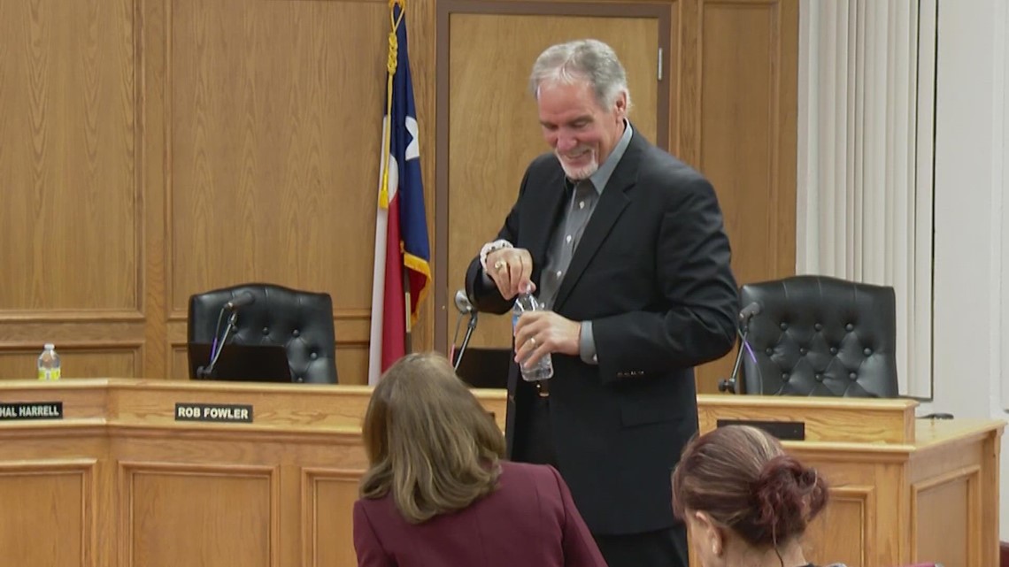 Interim Uvalde superintendent frequently tapped in transitions - Vimarsana News