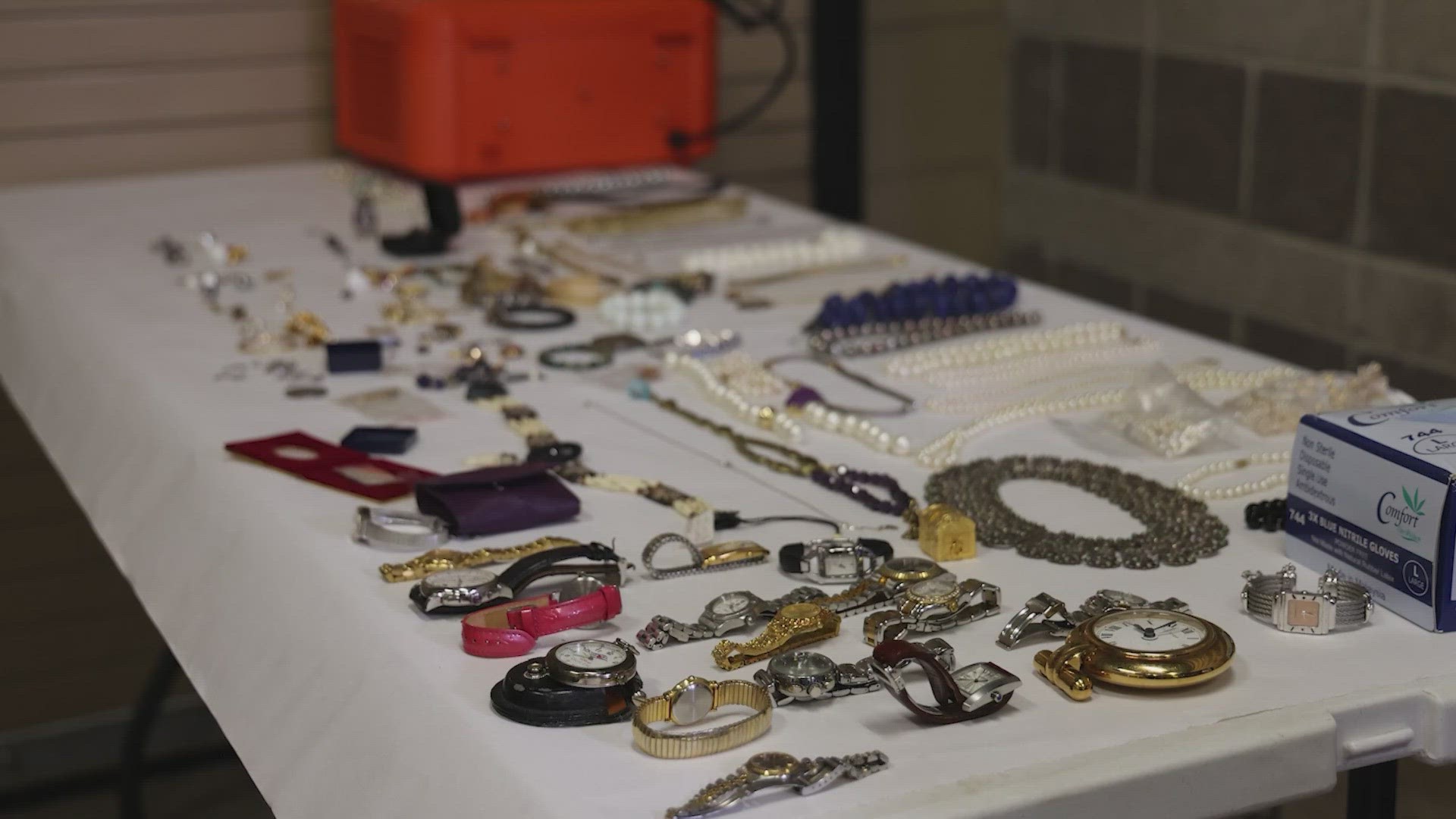 Bcso Texas Contractor Caught With 1000 Pieces Of Stolen Jewelry 4854