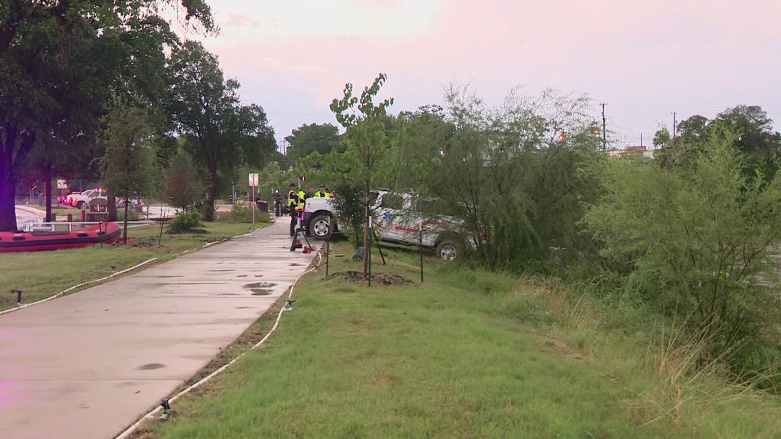 2 people dead, more rescued from high water in San Antonio, SAFD says