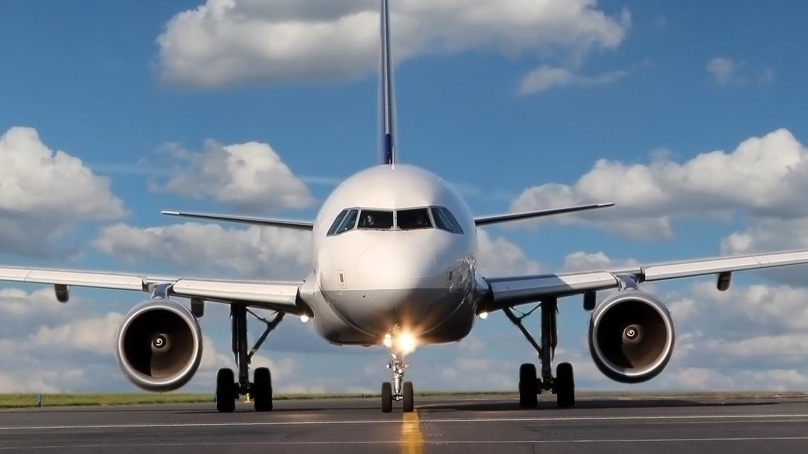 Ground stop issued at Houston Bush, Hobby airports due to thunderstorms