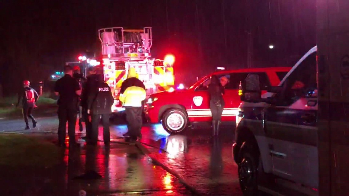 Heavy rainfall causes roads to close in Benton County. - Vimarsana News