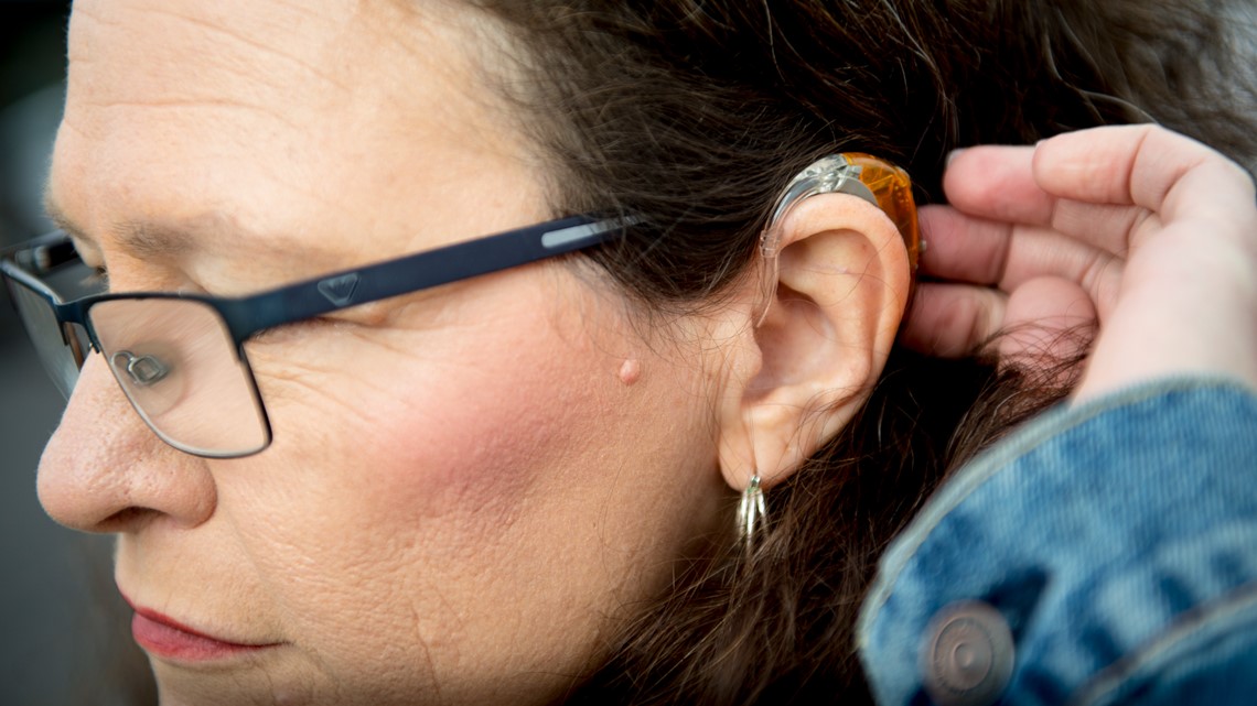 Tempat membeli alat bantu dengar yang dijual bebas: Perubahan peraturan FDA