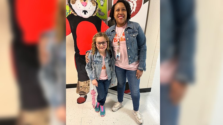 Arkansas second grader dresses as her teacher for superhero day, everybody cries