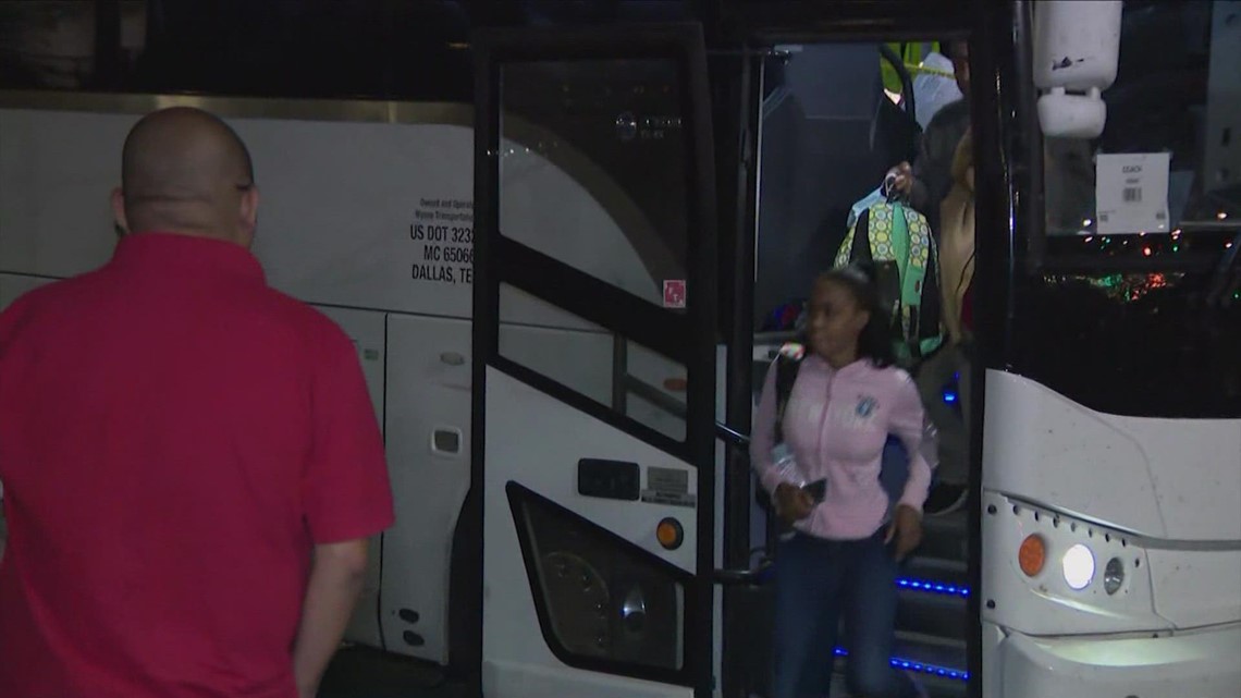 More migrant buses arrive in D.C. from Texas border