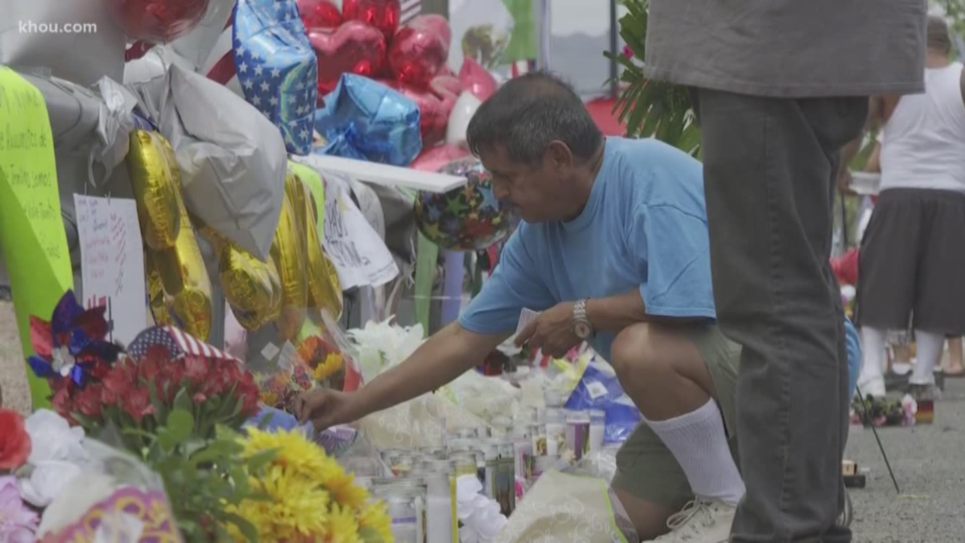 El Paso residents are mourning the loss of 22 people killed in Saturday's mass shooting, stopping by the site to pay their respects and try to heal.
