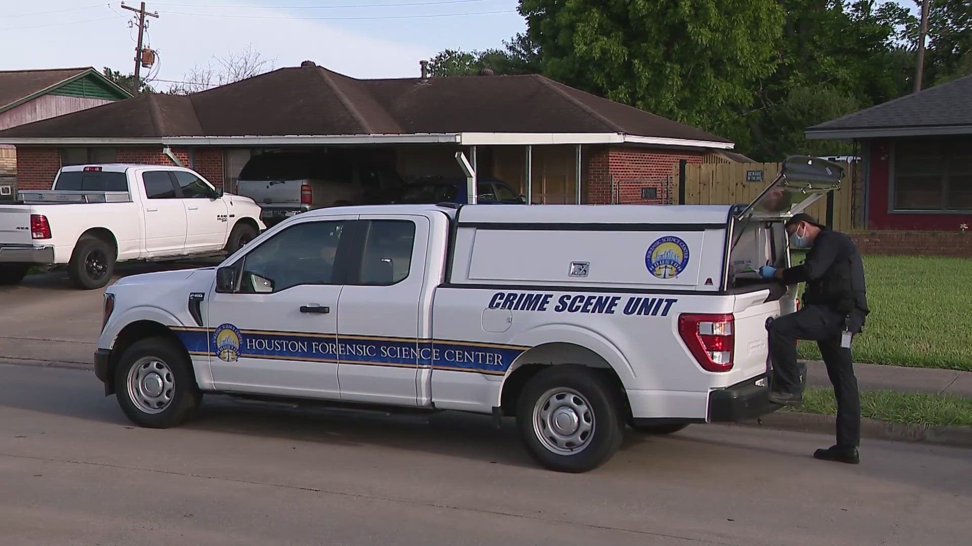 Houston police find a body during a search warrant connected to a missing person case on Edgebrook Drive.