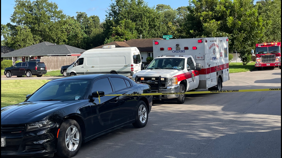 SWAT standoff ends with suspect in custody after he allegedly shot his ...