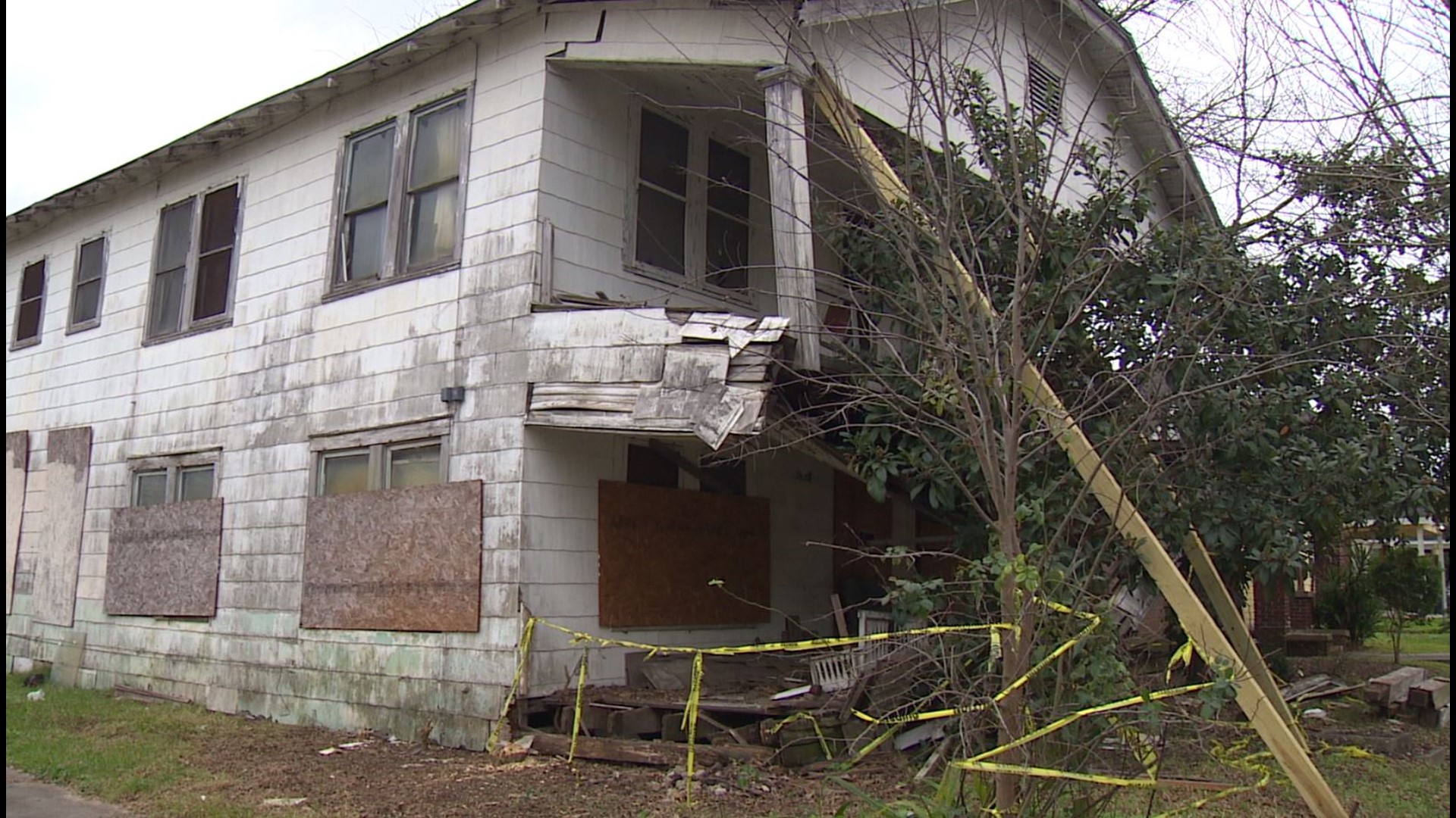 Neighbors Frustrated After Squatters Move Into Second Ward Home | Khou.com