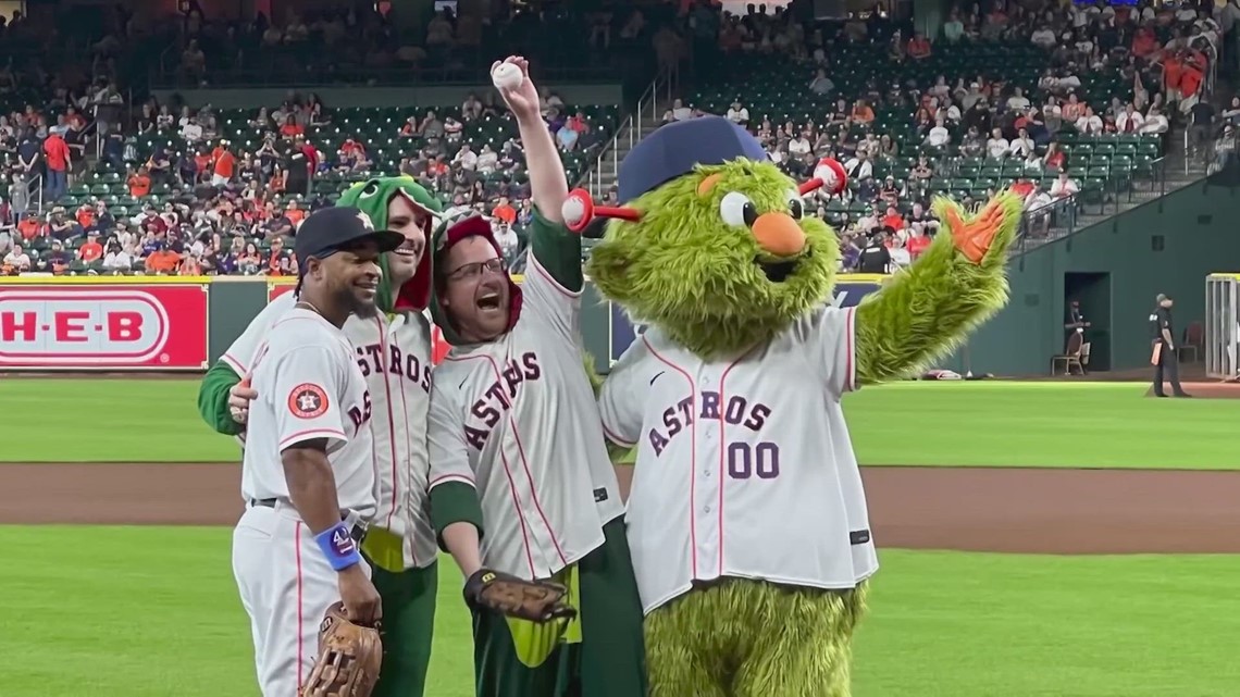 'Chas Chomp' guys throw out first pitch at Astros game