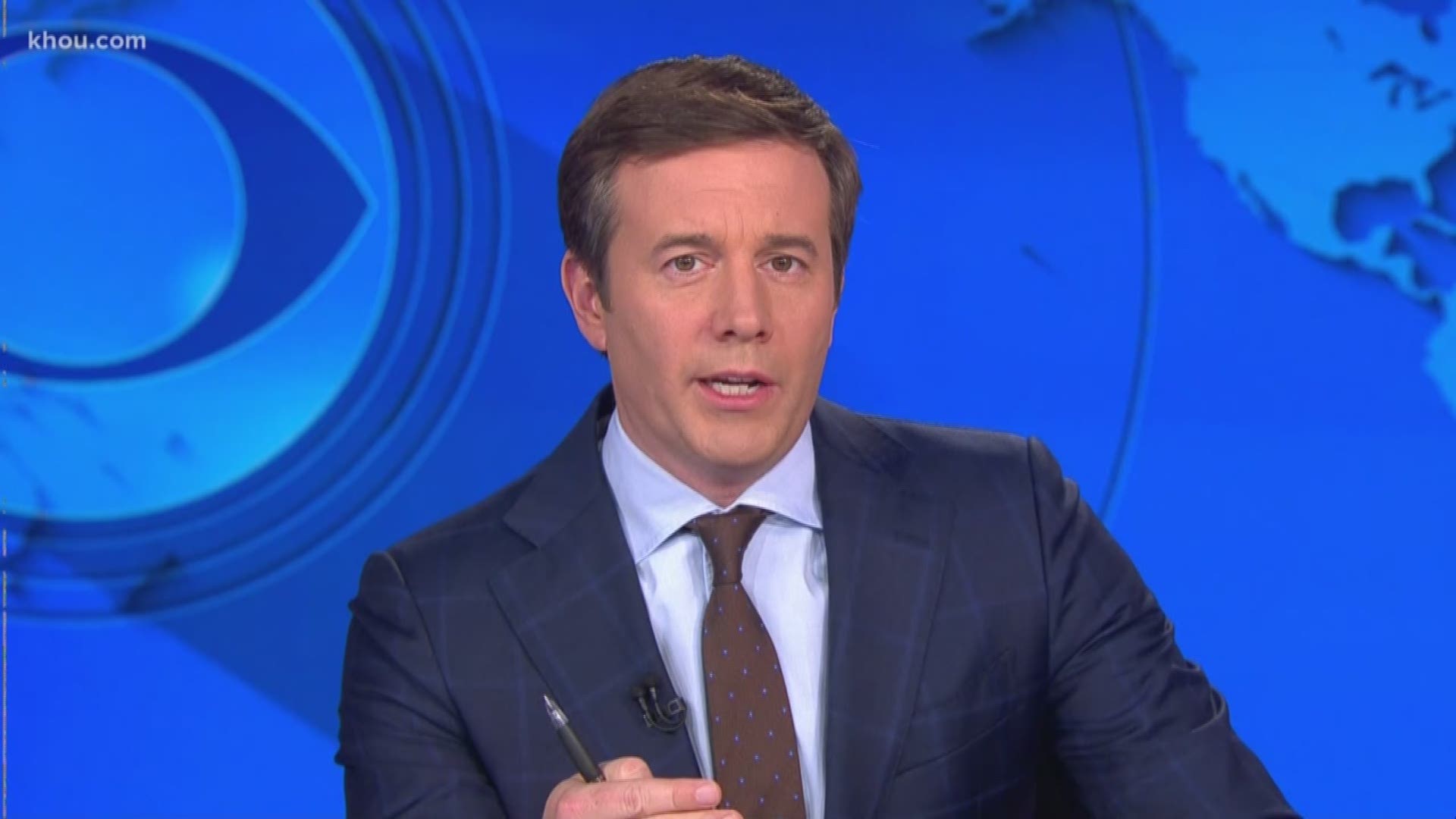 CBS News anchor Jeff Glor will be at President Trump's rally at the Toyota Center Monday night and spoke to KHOU 11 anchor Len Cannon about midterm elections and