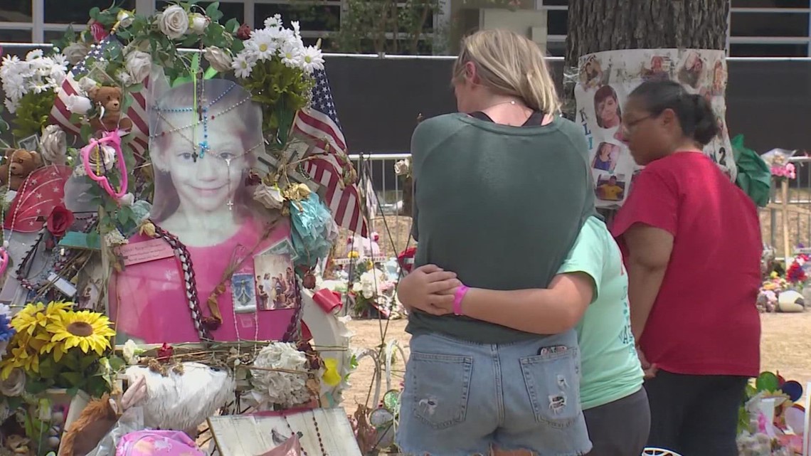 Uvalde families react after video inside school released - Vimarsana News