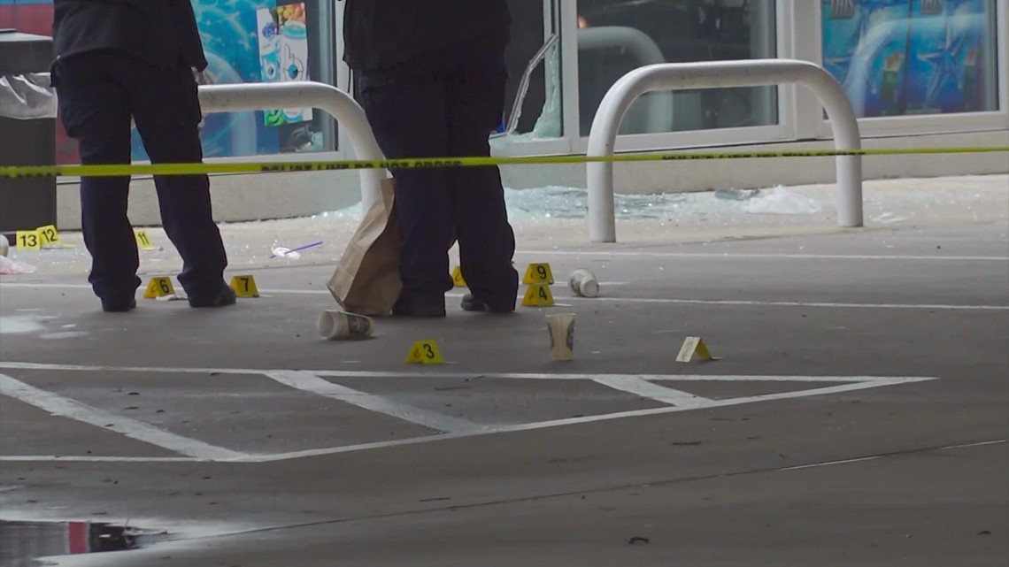 Houston crime: Man shot and killed at gas station, HPD says | khou.com