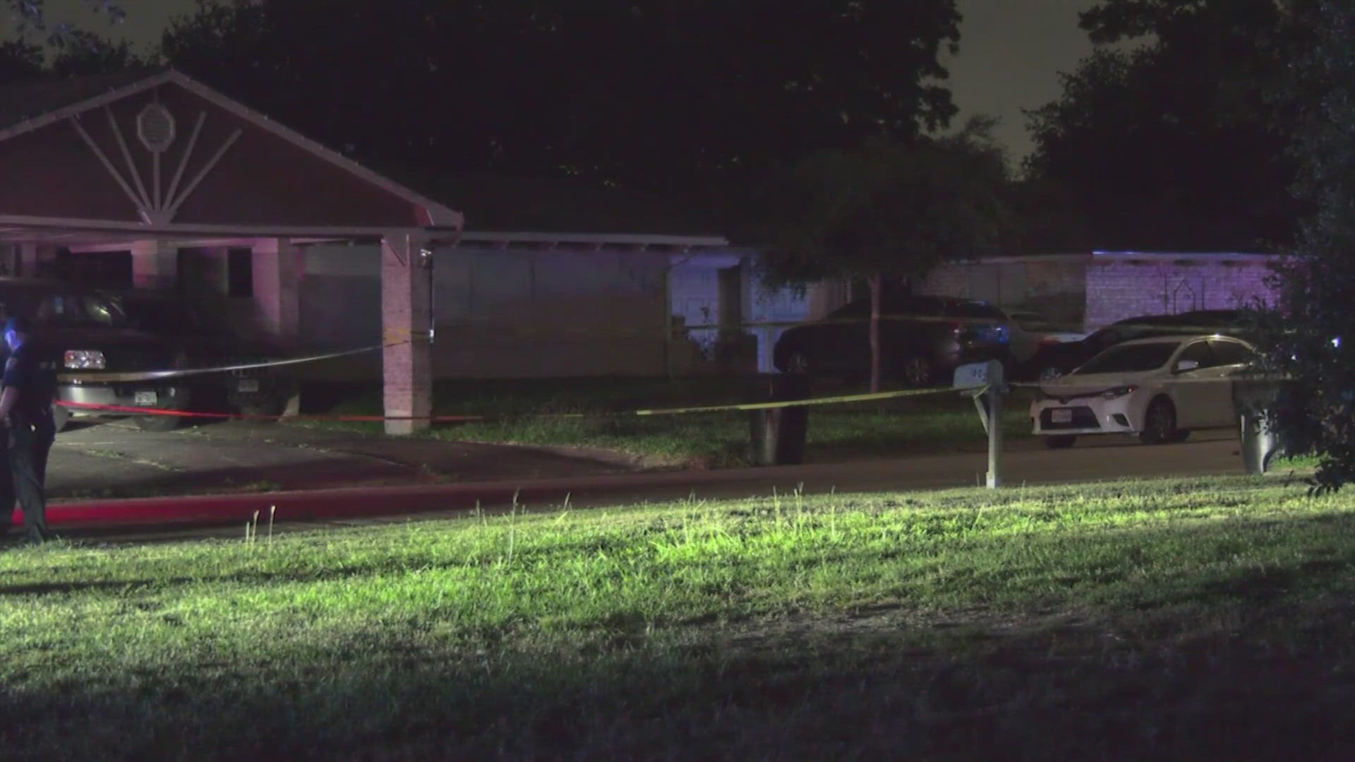 Houston police say a man was shot and killed after he and another man tried to break into a North Houston home where the woman’s new boyfriend was inside.