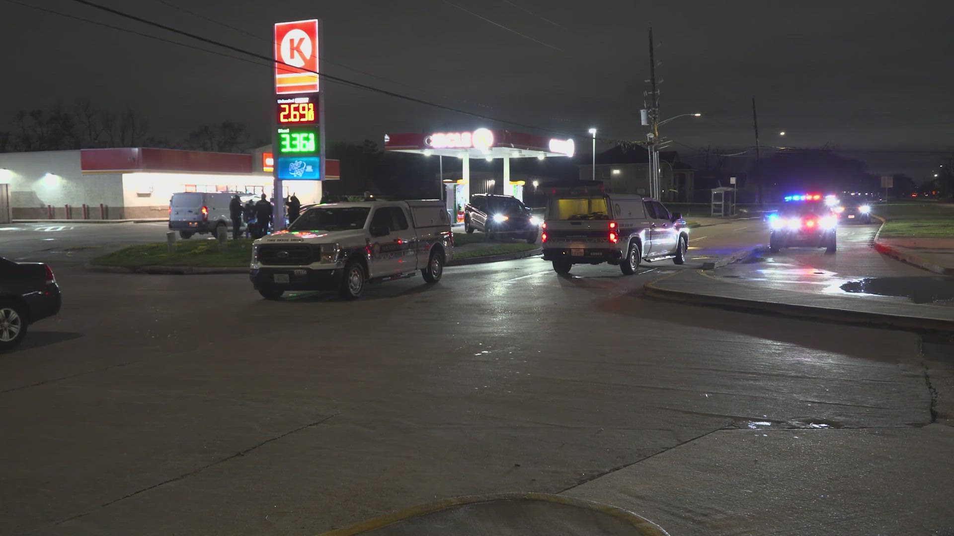 Houston police said the victim had driven to the gas station with his girlfriend and a 5-year-old girl in the car.