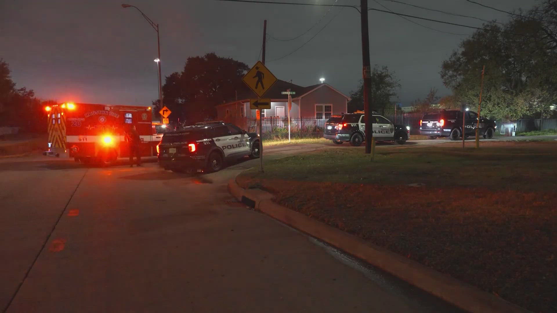 Breaking: Houston homeowner and suspected intruder shot during late ...