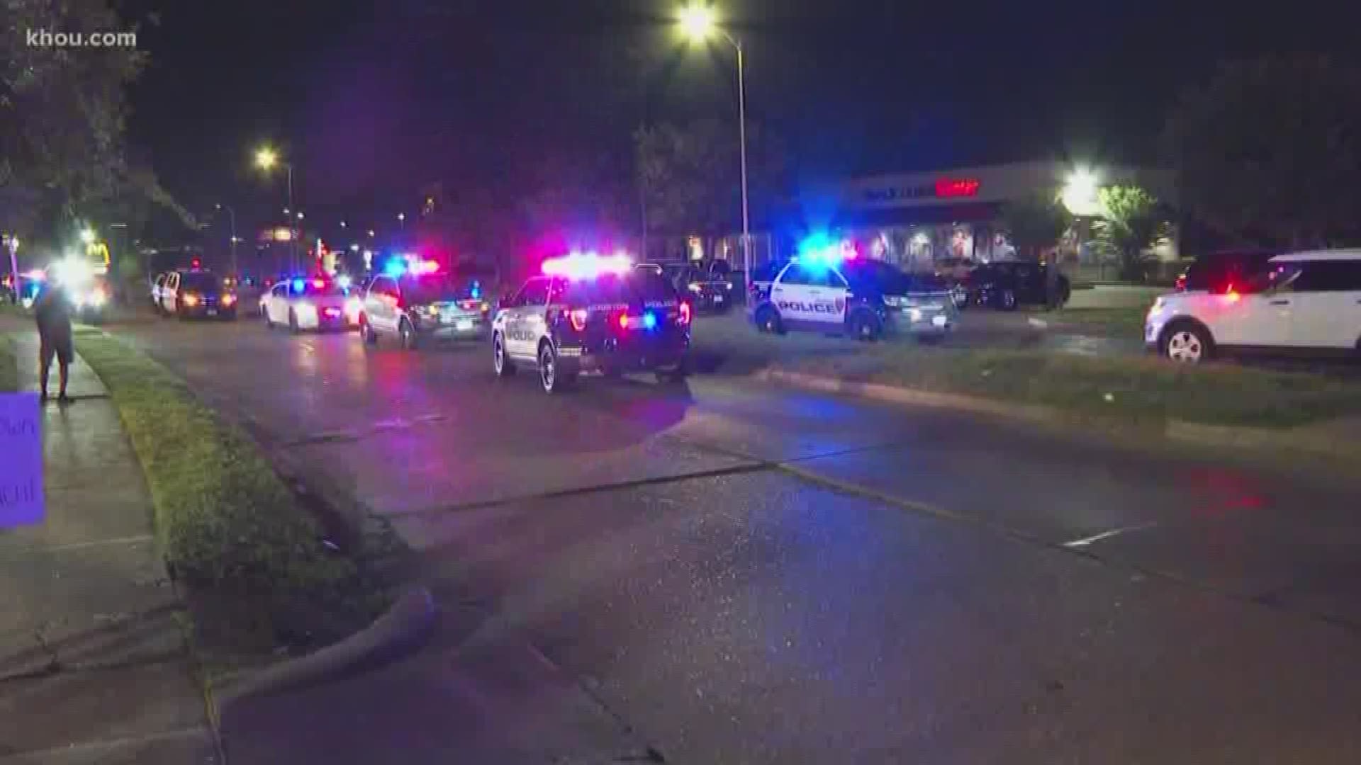 A Houston Police officer was shot Thursday night on the southeast side. The shooting happened around 10:30 p.m. Thursday at Scott and Tristan. The 29-year-old officer and 5-year HPD veteran was transported to Memorial Hermann Hospital where he underwent surgery.