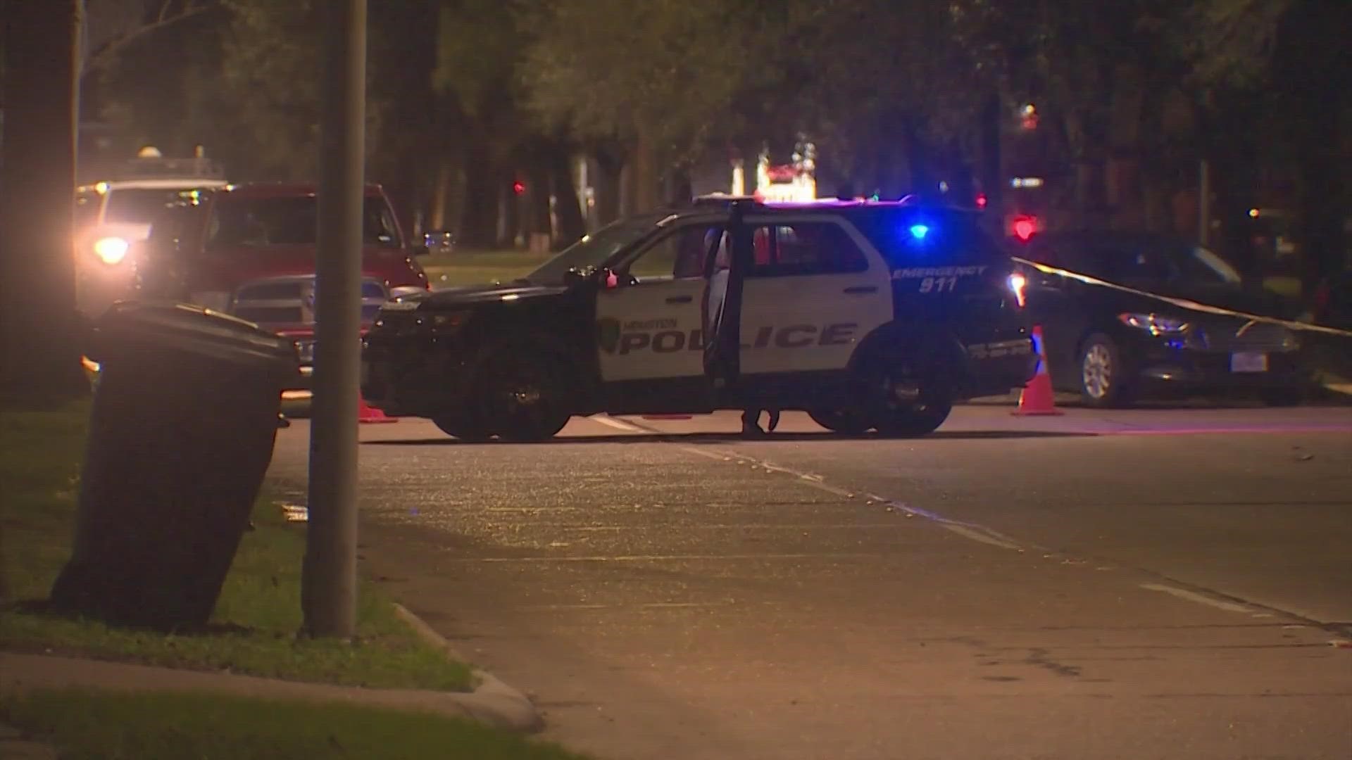 HPD: 2 people shot in drive-by outside SW Houston club