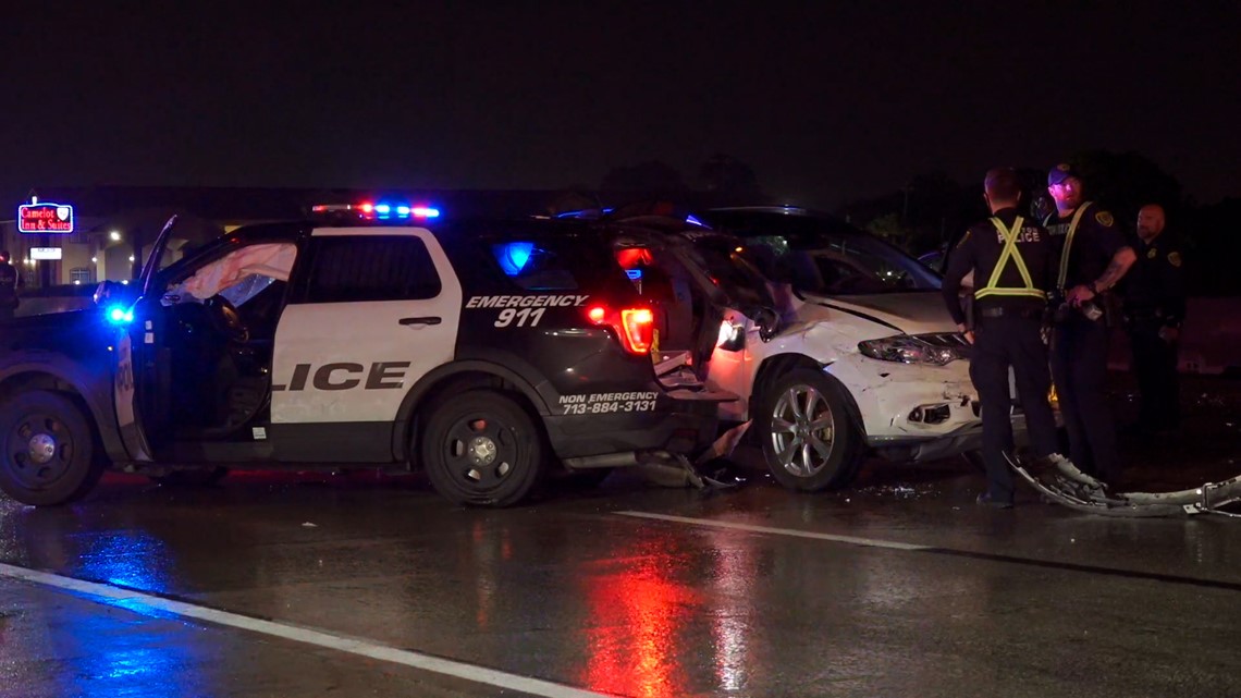HPD officers hurt in crash on I-45 Gulf Freeway late Sunday | khou.com