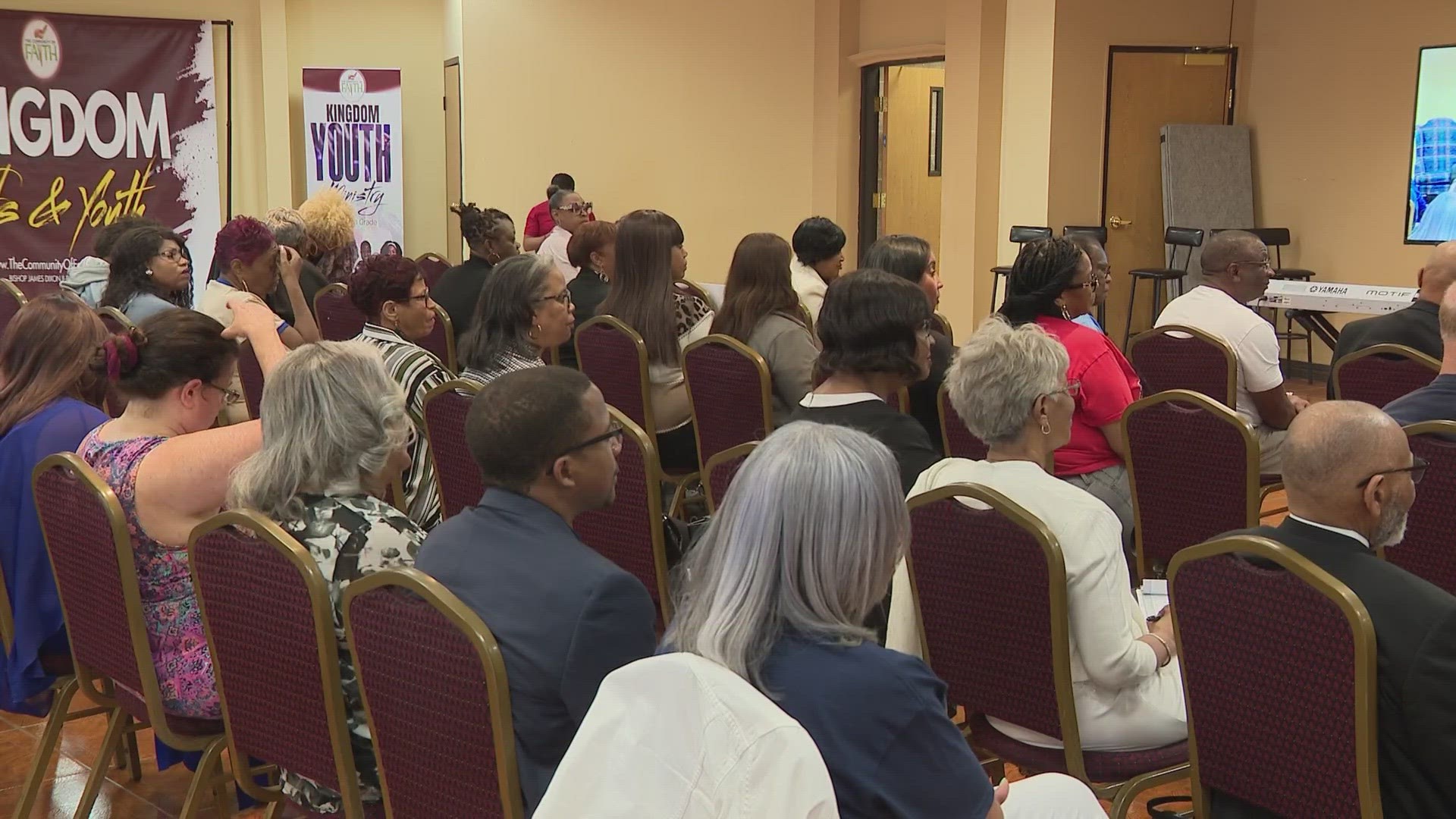 Although TEA Commissioner Mike Morath wasn't there, about 100 members of the community met in north Houston to talk about the TEA takeover of HISD.