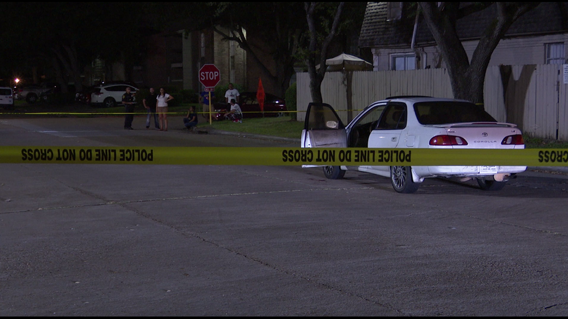 3 robbery suspects wanted after man shot, injured in south Houston ...