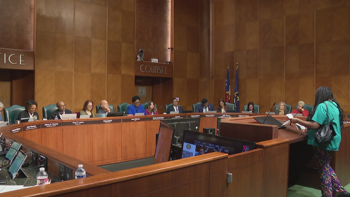 Houston immigration ordinance vote draws mixed reaction from community