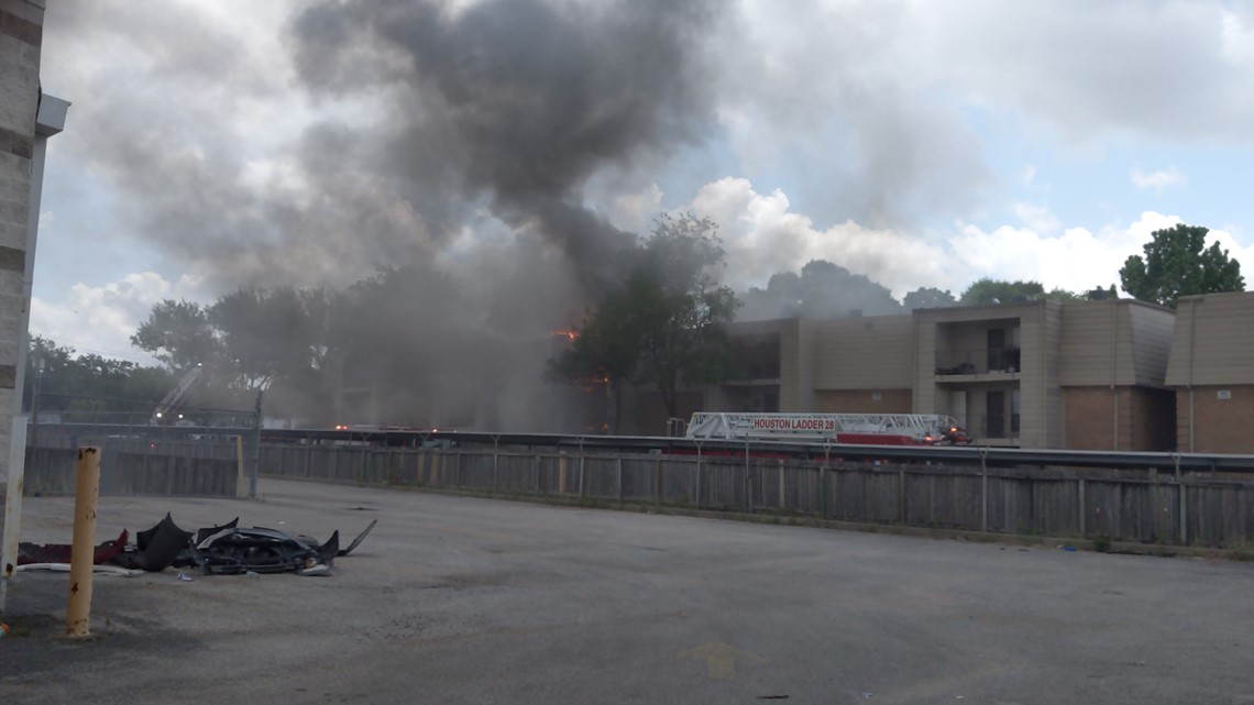 Four-alarm fire burns near the Galleria area | khou.com Four-alarm fire burn