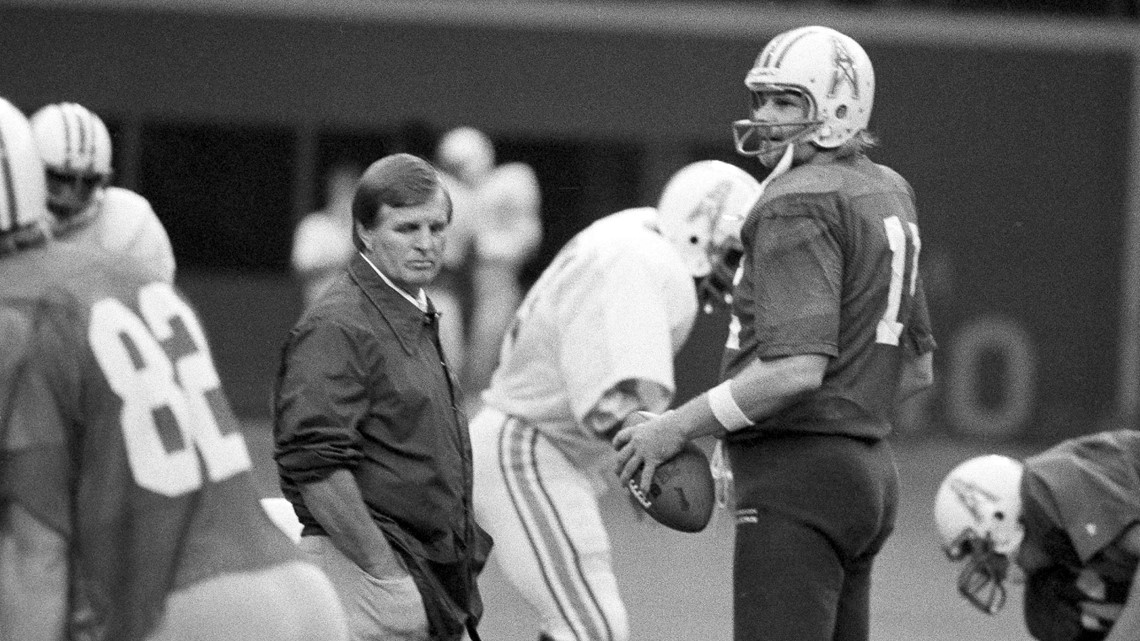 Quarterback Ken Stabler of the Houston Oilers drops back to pass