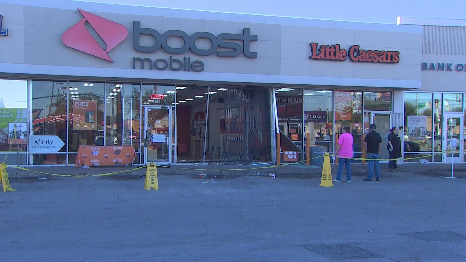 1 injured when car crashes into building in SE Houston | khou.com