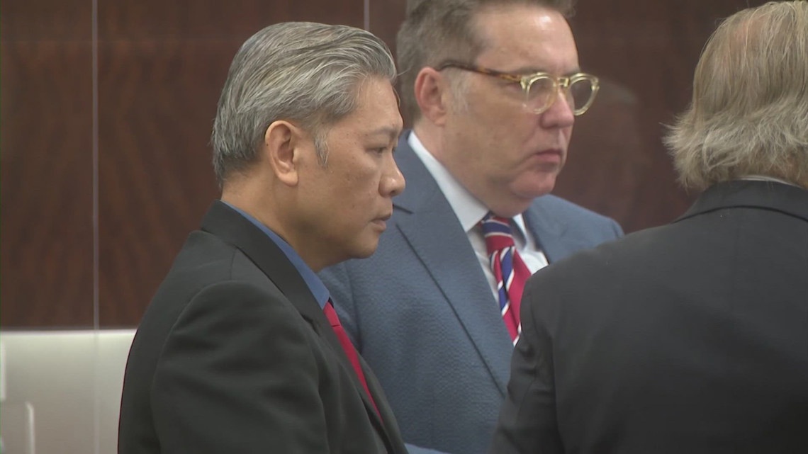 Houston police lieutenant accused of soliciting minor sent disturbing messages to undercover investigator, records say