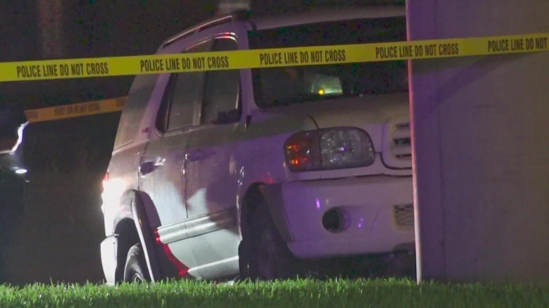 HPD: Young sons steer car of freeway after father shot in the head while  driving