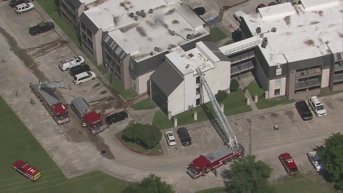 Two-alarm apartment fire burns in north Houston | khou.com