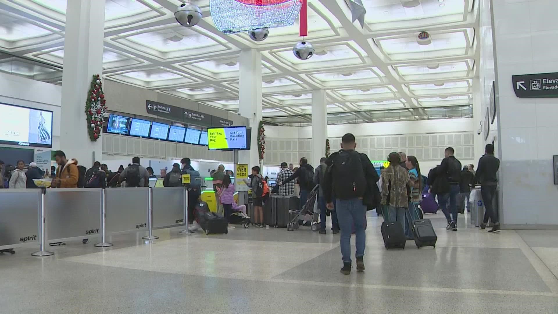 With Houston airports expecting extra traffic, officials are recommending travelers show up an hour earlier than normal.