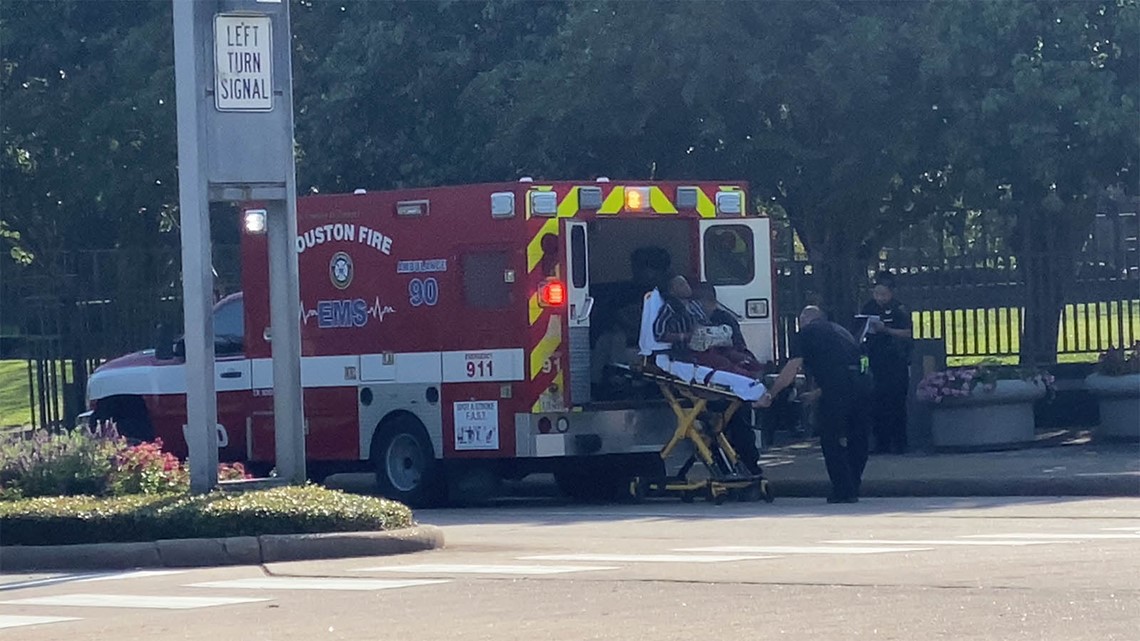 Crash involving HPD cruiser shuts down Eldridge Parkway