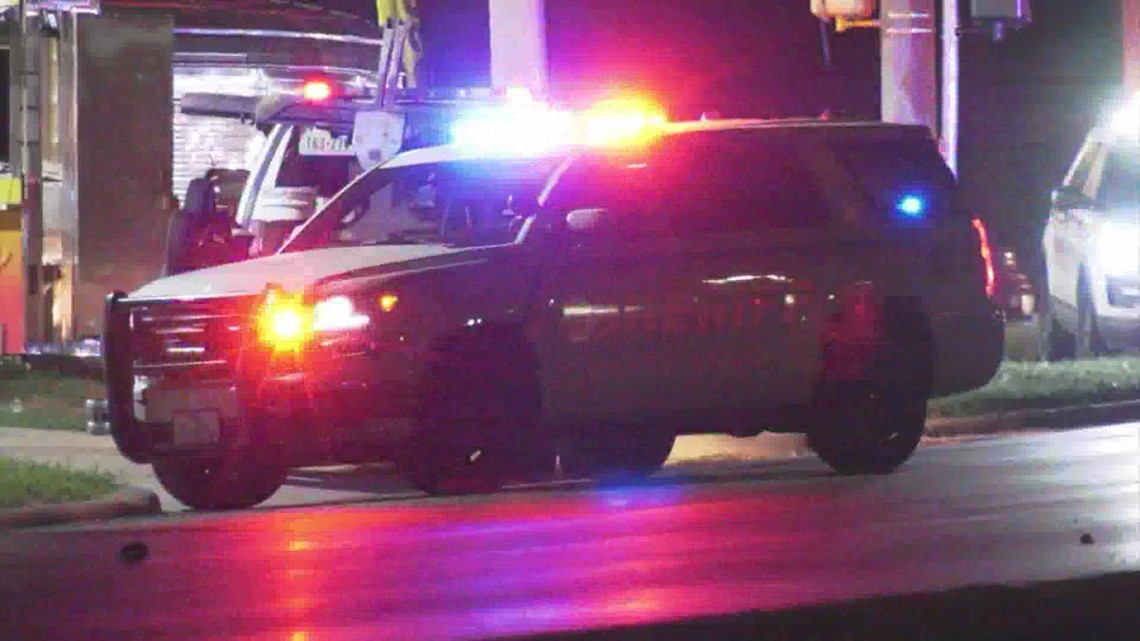 Lalu lintas Houston, Texas: Seorang pria tertabrak dan terbunuh saat melintasi Hwy 6